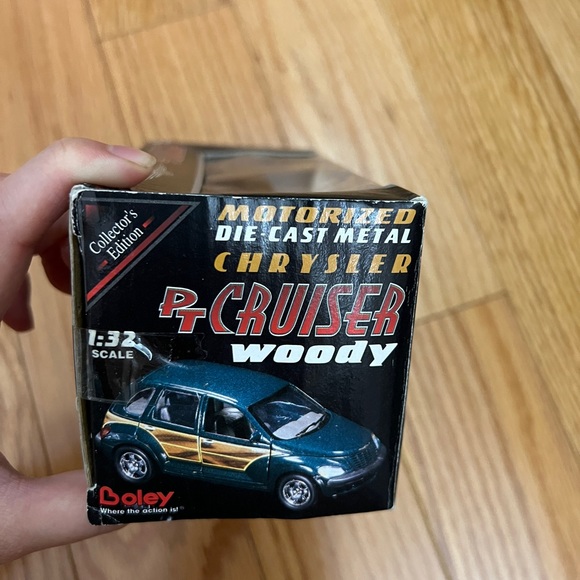 Bundle: Vintage 5 Chrysler PT Cruiser Diecast Model Toy Cars - Picture 8 of 9